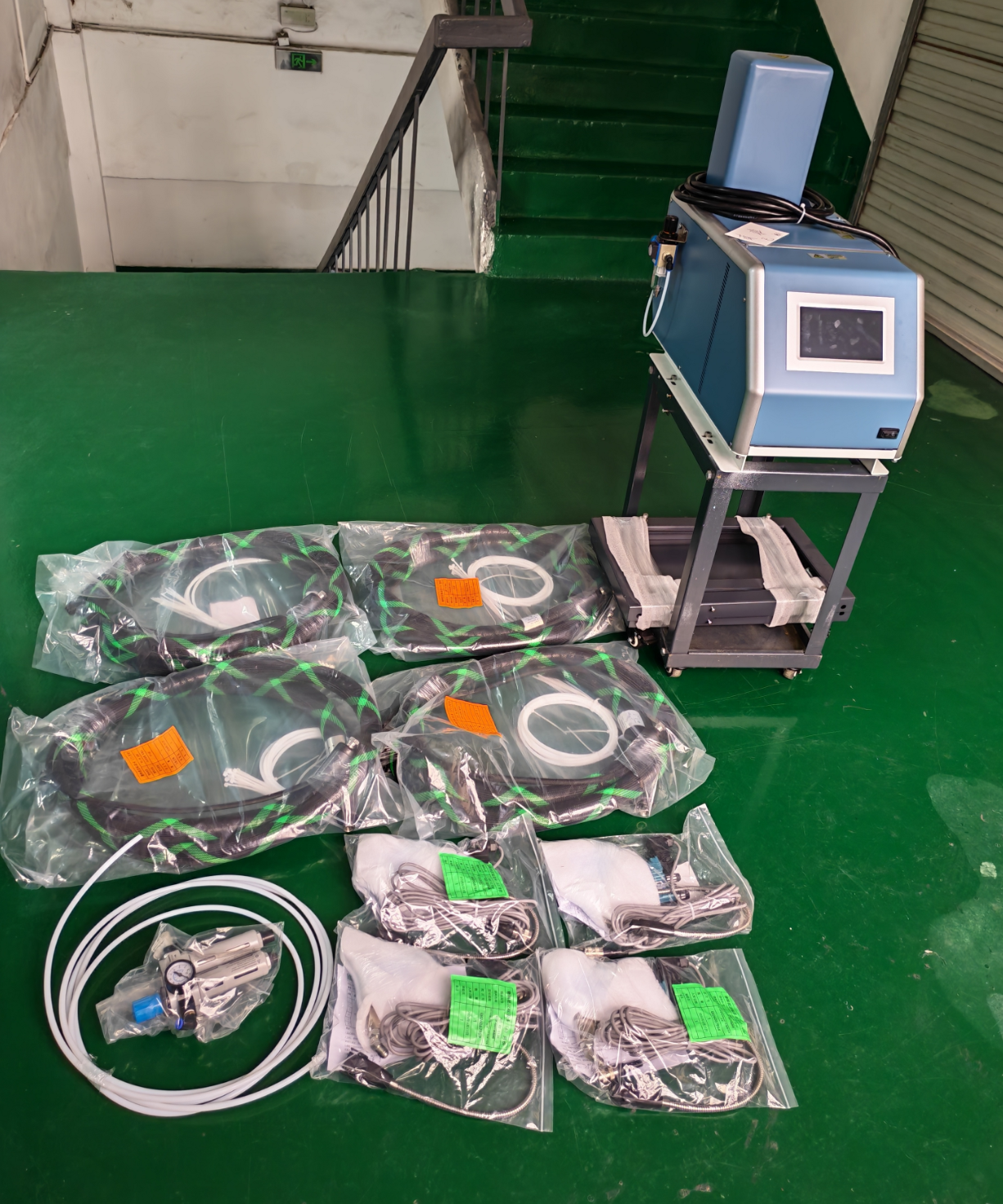 Case Study: Hot Melt Adhesive System and Spare Parts Package for High-Speed Packaging Production