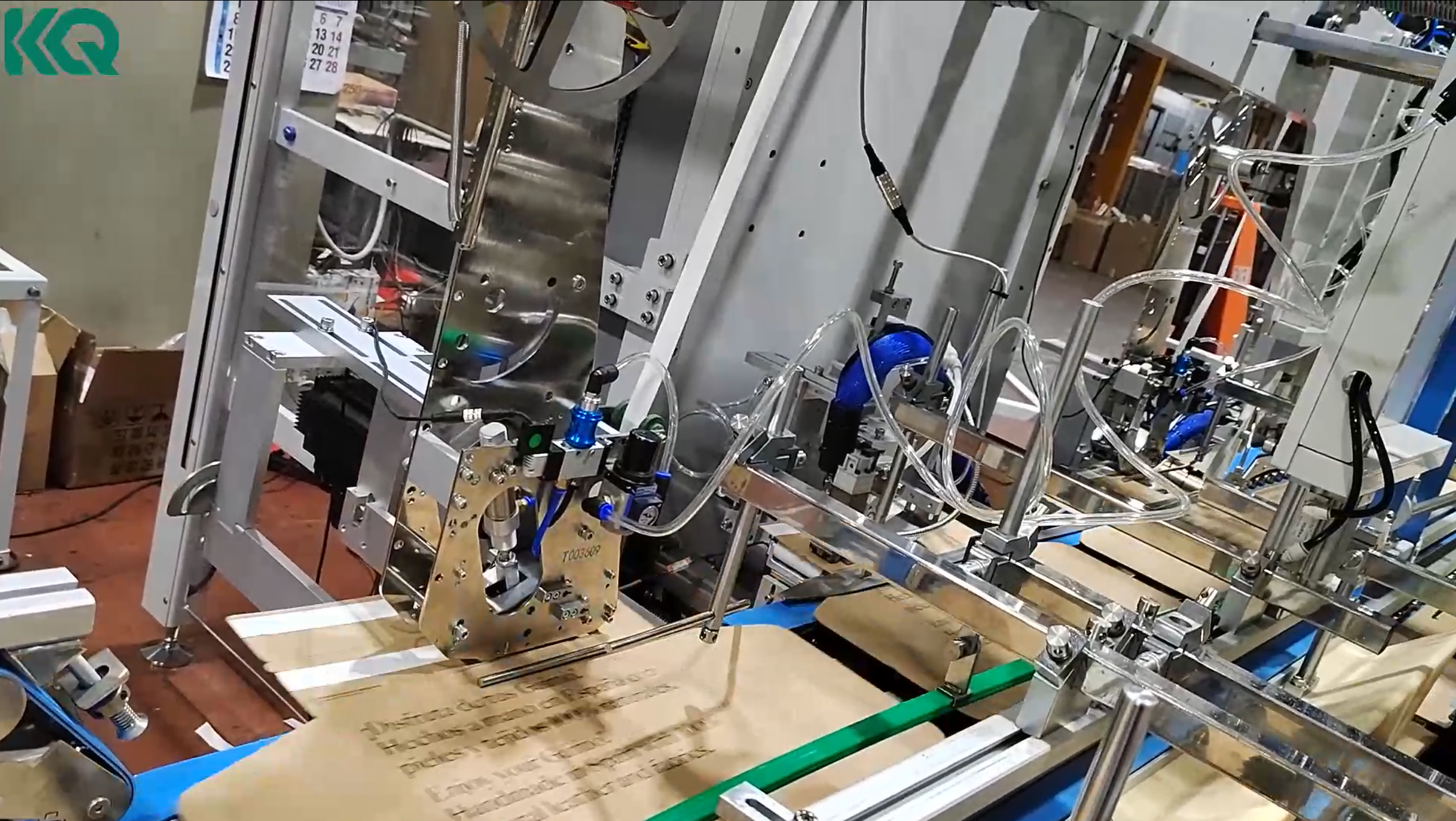 Automatic release liner application during carton production