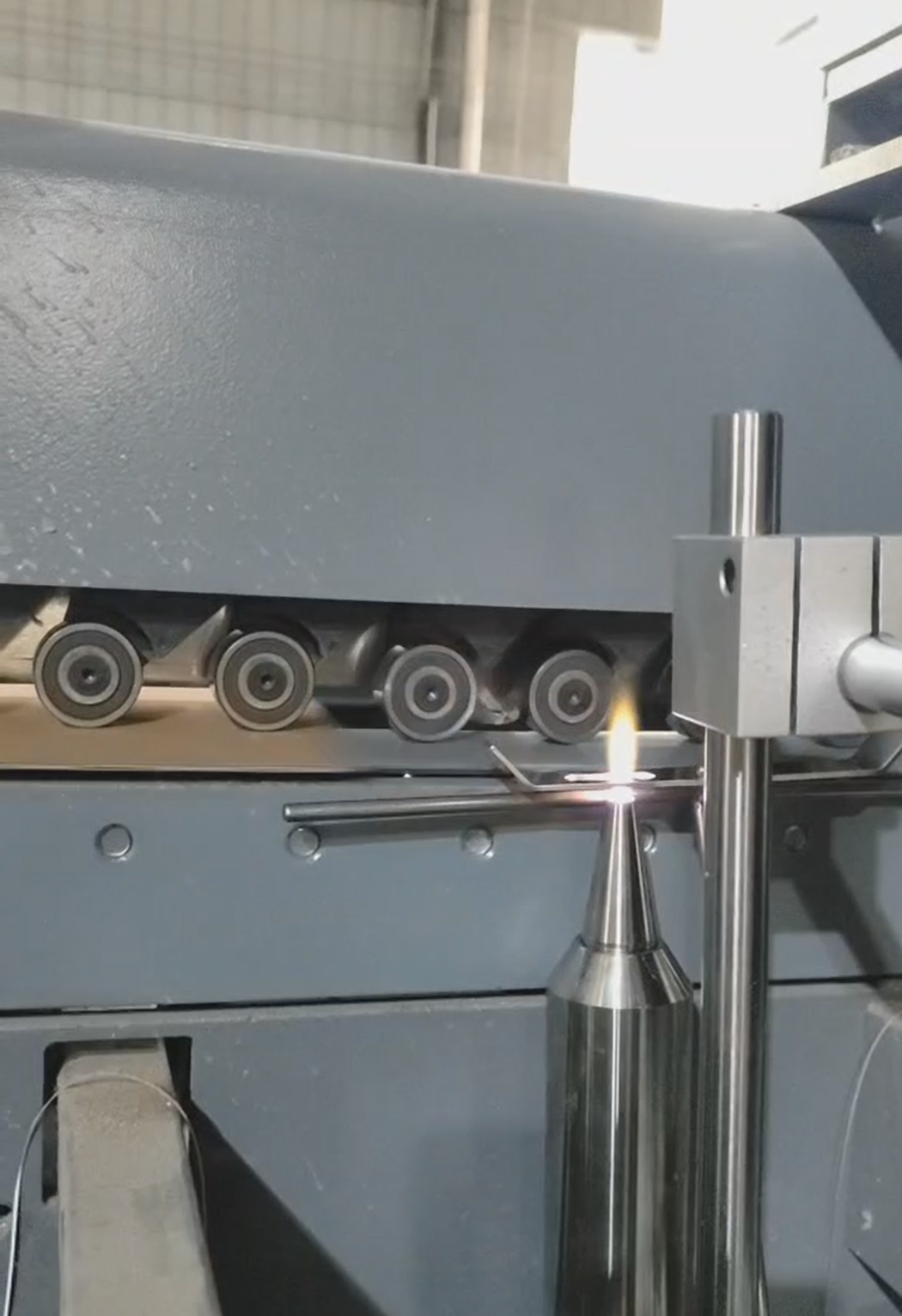 Plasma treatment before wheel glue application for food cartons